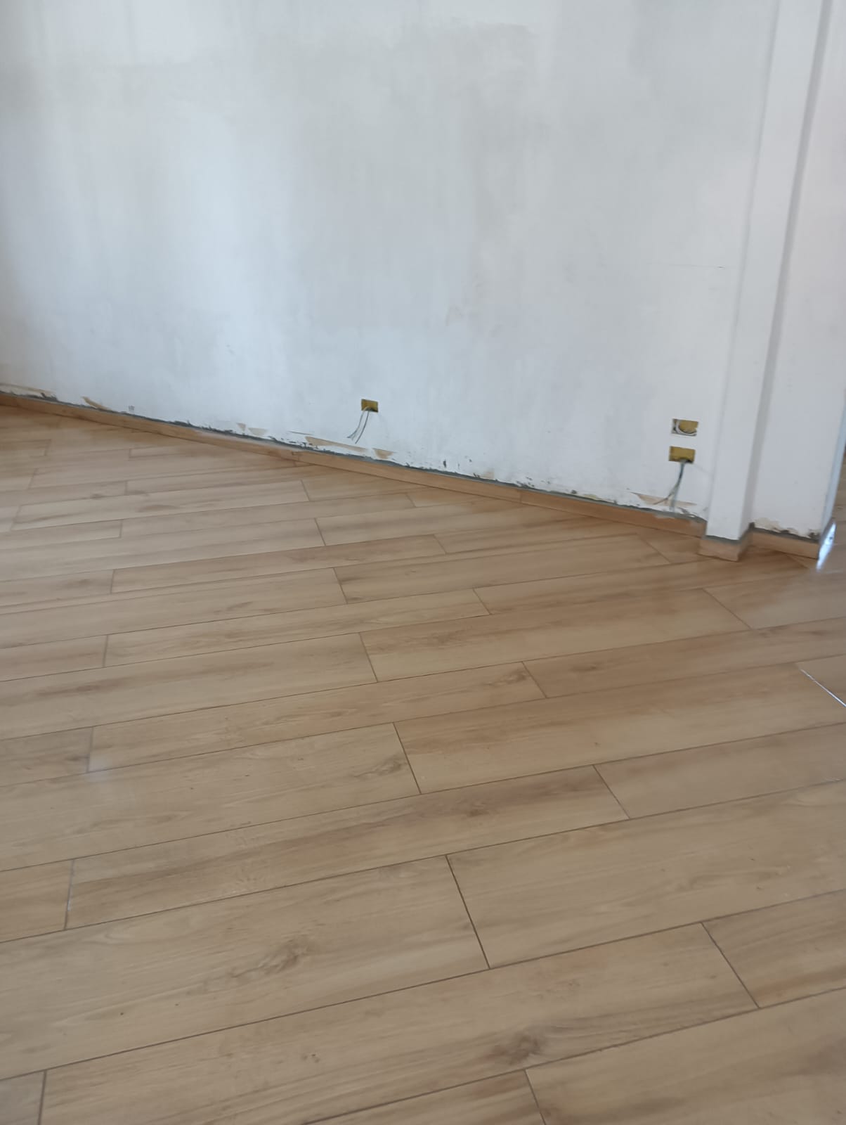DOPO – Nuova pavimentazione interna a Liscate (MI) – foto 6
