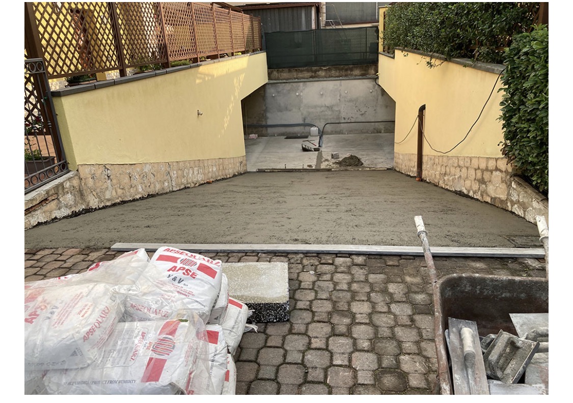 Rifacimento rampa carrabile durante i lavori a Lissone MB